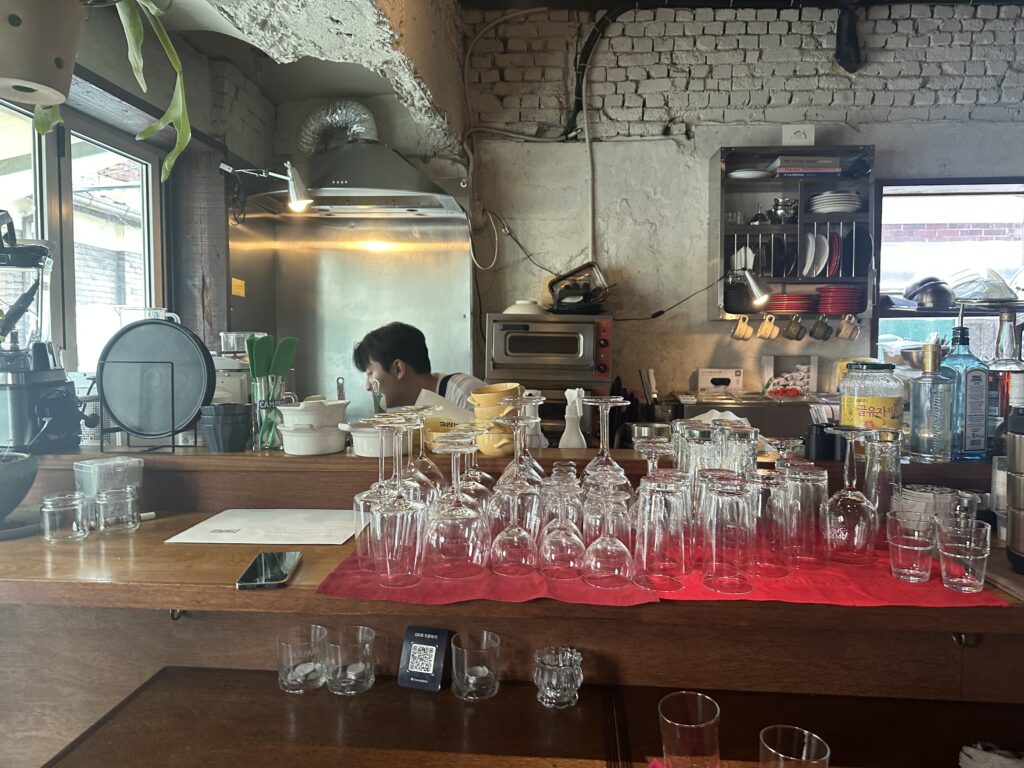 OTSEP Mangwon interior - cozy brunch café in Mangwon-dong