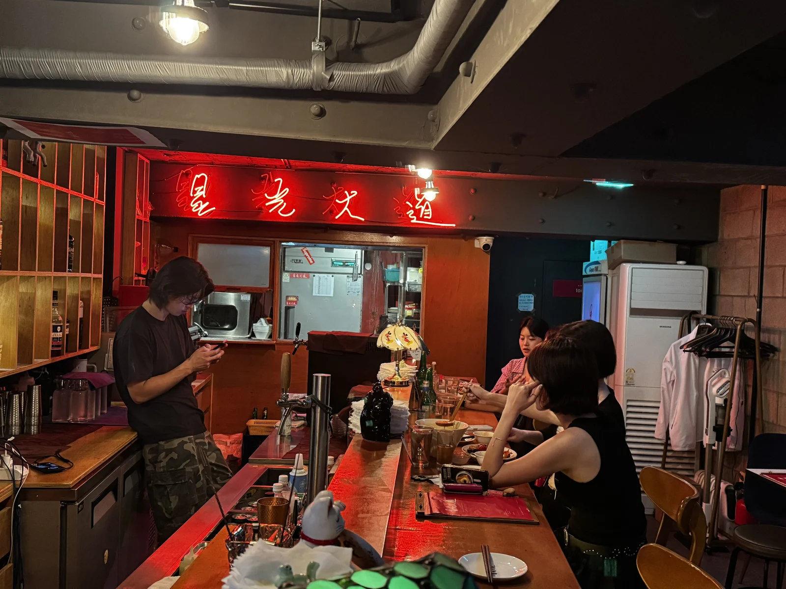 Haebangchon Bar Seonggwangdaedo: 7 Insider Tips You Need