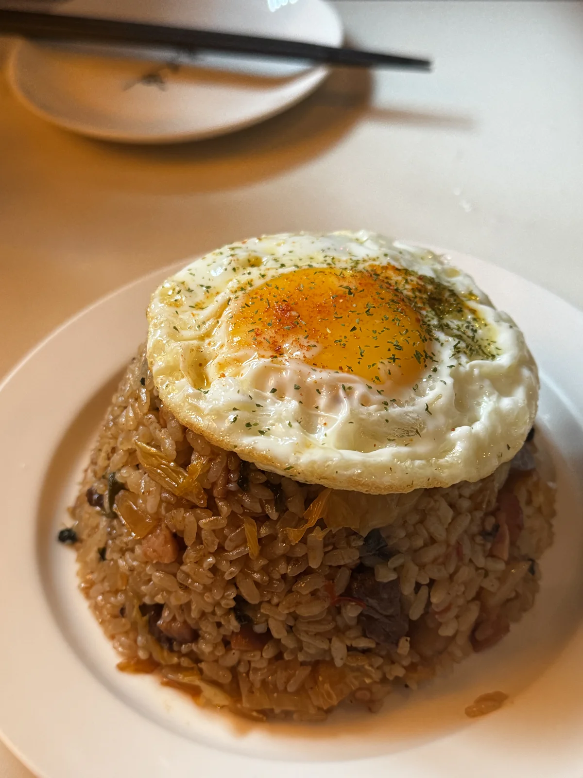 Mukeunji kimchi fried rice topped with a fried egg at Seonggwangdaedo